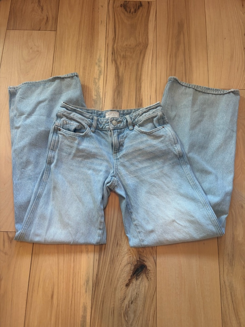 PacSun Low Rise Baggy Wide Leg Light Wash Jeans - Size 23